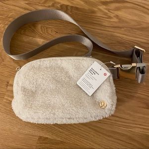 New Lululemon Everywhere Fleece Belt Bag Light Ivory White Gold Sherpa Tiktok